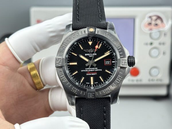 Breitling Avenger Blackbird 44 V17311101B1W1 GF V4