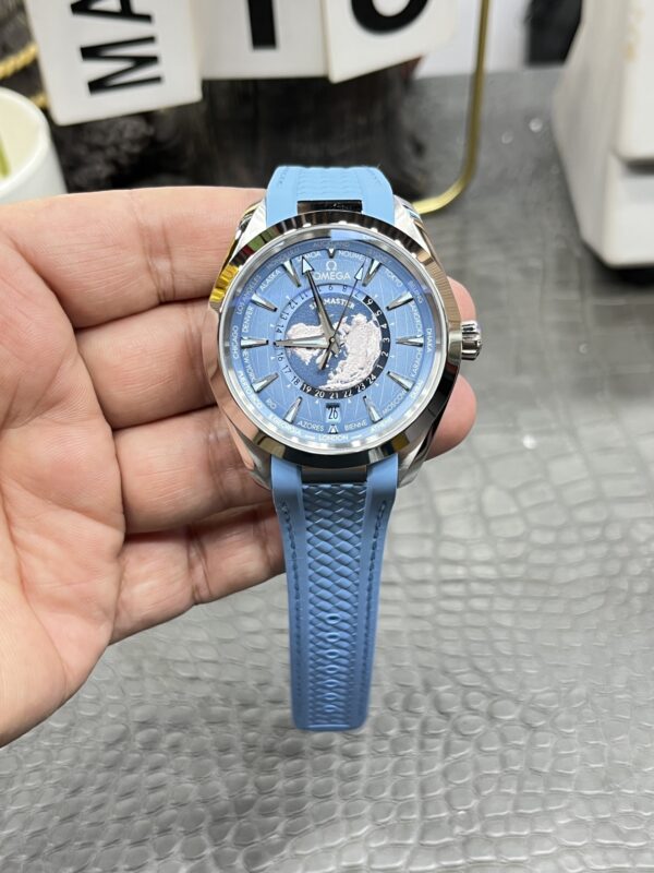 10 Omega Seamaster Aqua Terra 150M Worldtimer VSF Summer Blue