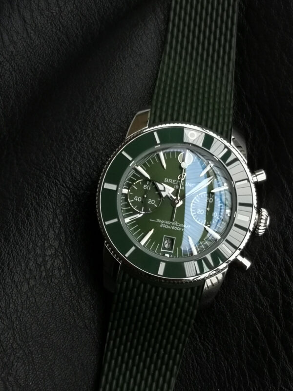 10(1) Breitling Superocean Heritage B01 Chronograph 42 Green Dial