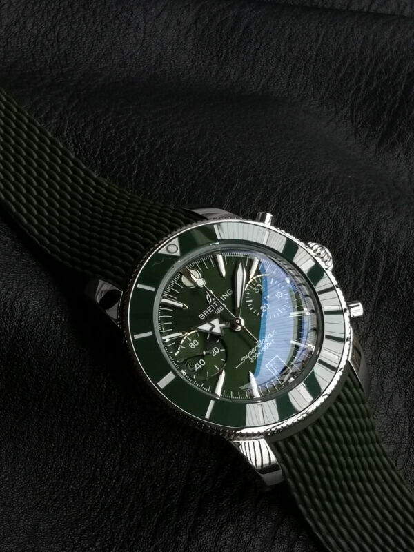 10(2) Breitling Superocean Heritage B01 Chronograph 42 Green Dial