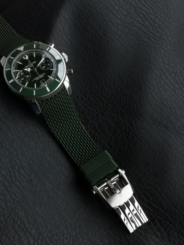 10(6) Breitling Superocean Heritage B01 Chronograph 42 Green Dial