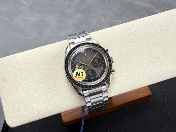 1(1) Omega Speedmaster 310.20.42.50.01.001 Apollo 11 50th N1F