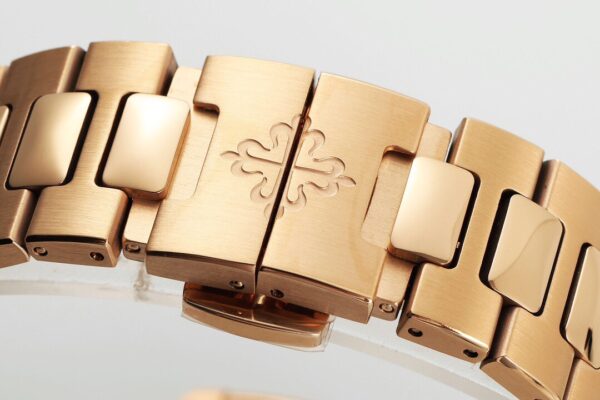 11(10) Patek Philippe Nautilus Chronograph 5980/1A-019 3KF