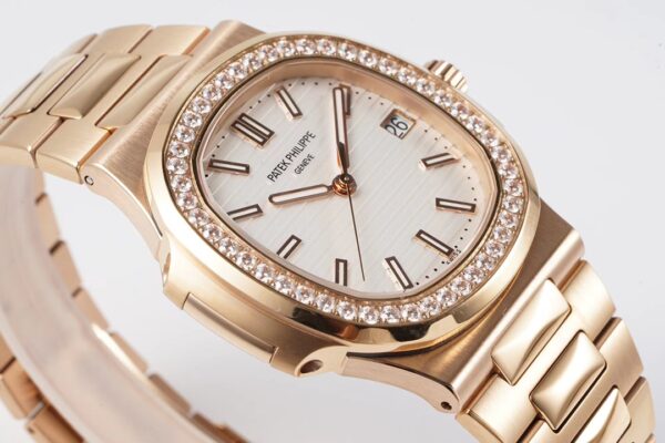 1(2) Patek Philippe Nautilus 5711 White Dial PPF