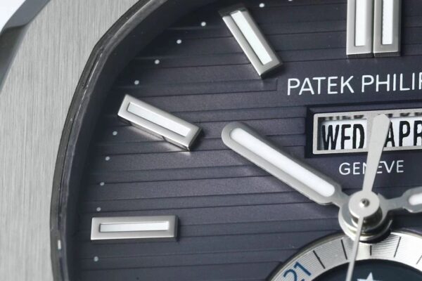1(2) Patek Philippe Nautilus 5726/1A-001 Dark Gray Dial PPF