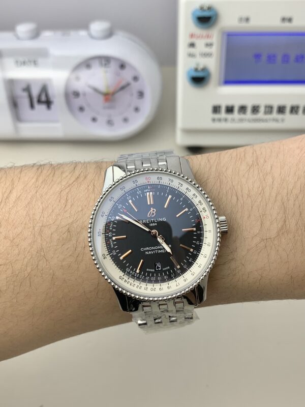 1(2) Breitling Navitimer Automatic 41 A17326211B1A1