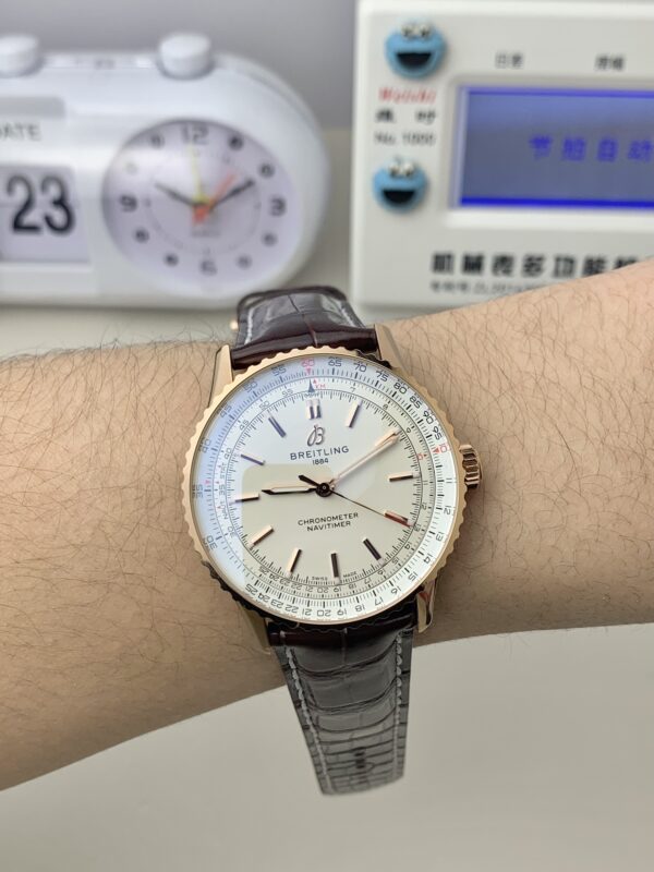 1(2) Breitling Navitimer Automatic 41 R17329F41G1P1