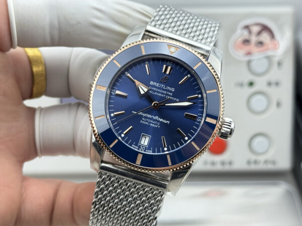 1(2) GF Breitling Superocean Heritage B20 Automatic 42 Blue Dial
