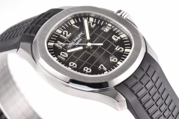 1(3) Patek Philippe Aquanaut 5167A-001 ZF
