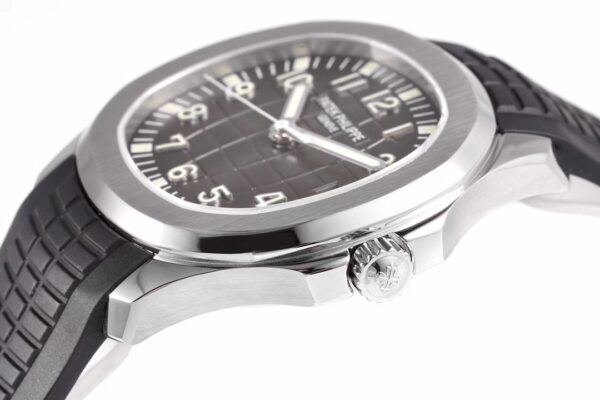 1(4) Patek Philippe Aquanaut 5167A-001 ZF