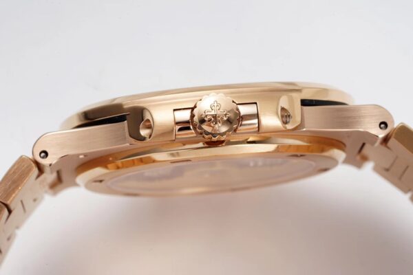 1(5) Patek Philippe Nautilus 5711 White Dial PPF