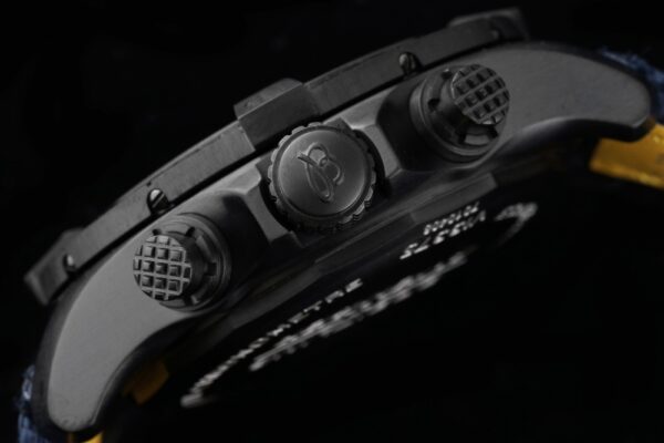 1(5) Breitling Avenger B01 Chronograph 45 Titanium Blue Dial