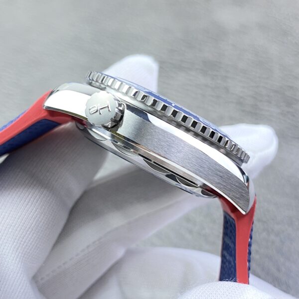 1(5) Omega Seamaster Planet Ocean 600M 43.5mm America's Cup VSF