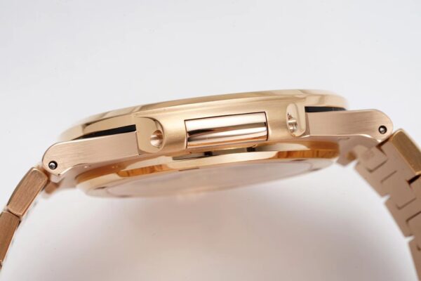 1(6) Patek Philippe Nautilus 5711 White Dial PPF
