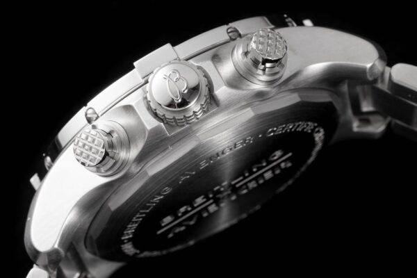 1(6) Breitling Avenger B01 Chronograph 45 AB01821A1B1A1 Black Dial