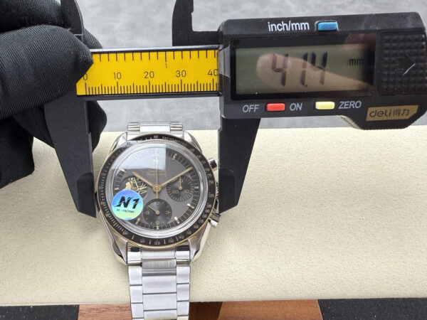 1(7) Omega Speedmaster 310.20.42.50.01.001 Apollo 11 50th N1F