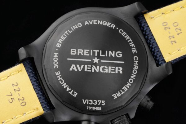 1(7) Breitling Avenger B01 Chronograph 45 Titanium Blue Dial