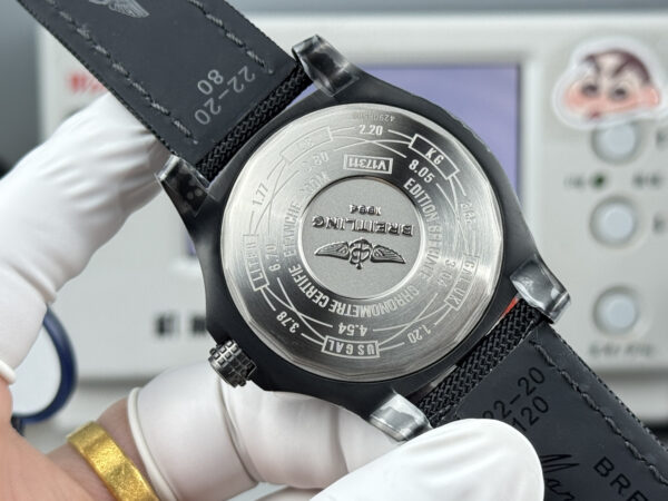 Breitling Avenger Blackbird 44 V17311101B1W1 GF V4
