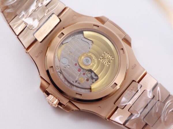 1(8) Patek Philippe Nautilus 5711 White Dial PPF
