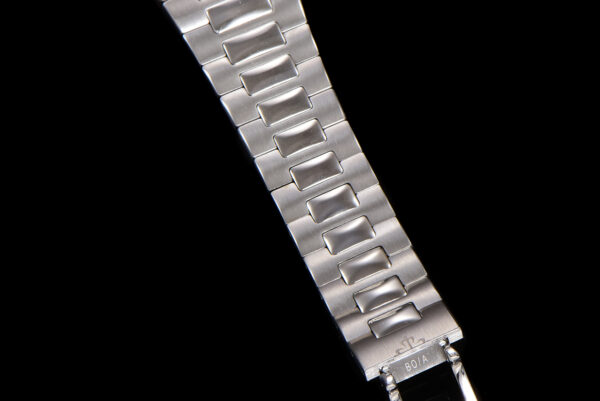 1(8) Patek Philippe Cubitus 5822 Black Dial TWF