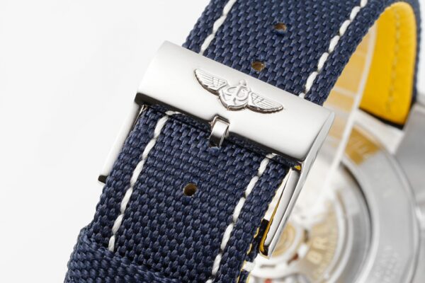 1(8) Breitling Avenger B01 Chronograph 45 Blue Dial Leather Strap
