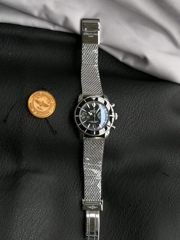 2(1) Breitling Superocean Heritage B01 Chronograph 42 Black Dial