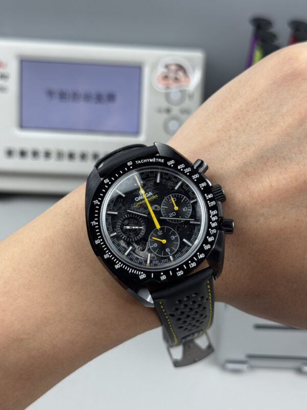 2(2) Omega Speedmaster 310.92.44.50.01.001 Apollo 8