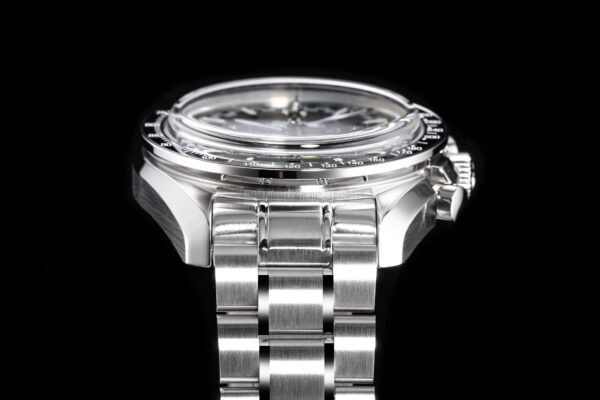 2(2) Omega Speedmaster Racing 329.30.44.51.01.001 Black Dial
