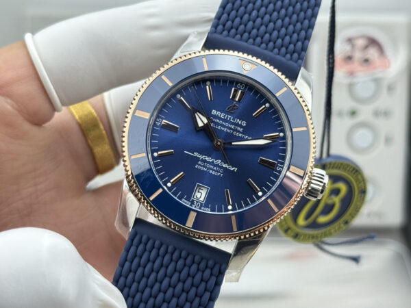 2(2) GF Breitling Superocean Heritage B20 Automatic 42 Blue Dial