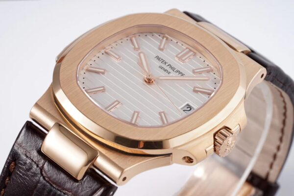 2(3) Patek Philippe Nautilus 5711 White Dial PPF