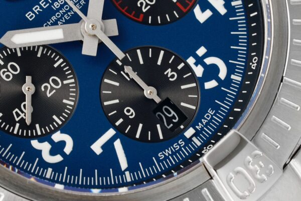 2(3) Breitling Avenger B01 Chronograph 45 Blue Dial steel bracelet