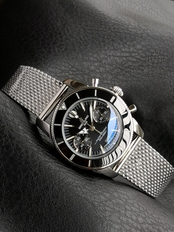 2(3) Breitling Superocean Heritage B01 Chronograph 42 Black Dial