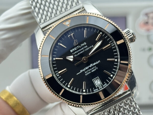 2(3) Breitling Superocean Heritage B20 Automatic 42 Black Dial GF