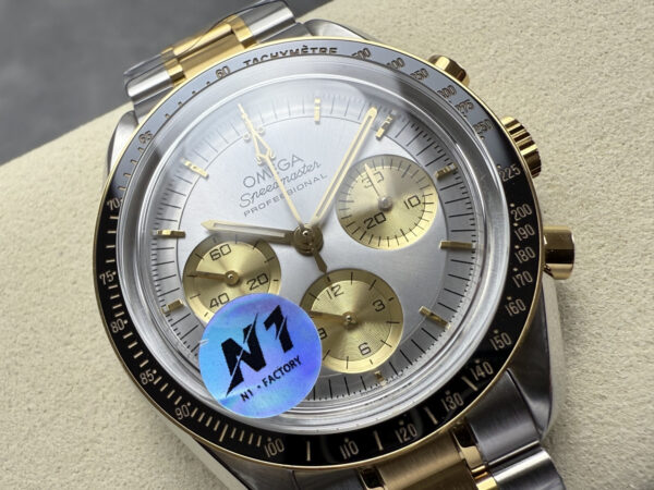2(3) Omega Speedmaster Professional Moonwatch 310.20.42.50.02.001