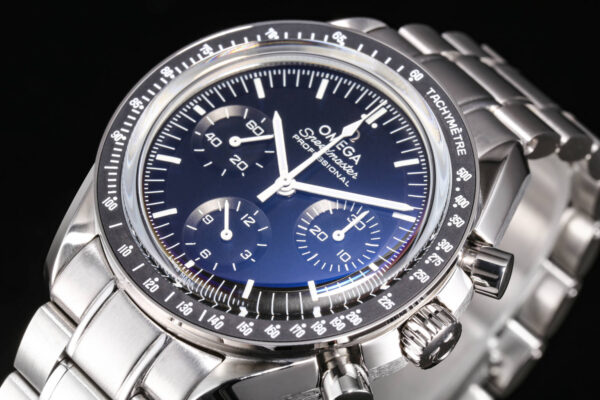 2(4) Omega Speedmaster Moonwatch 310.30.42.50.01.001 Black Dial