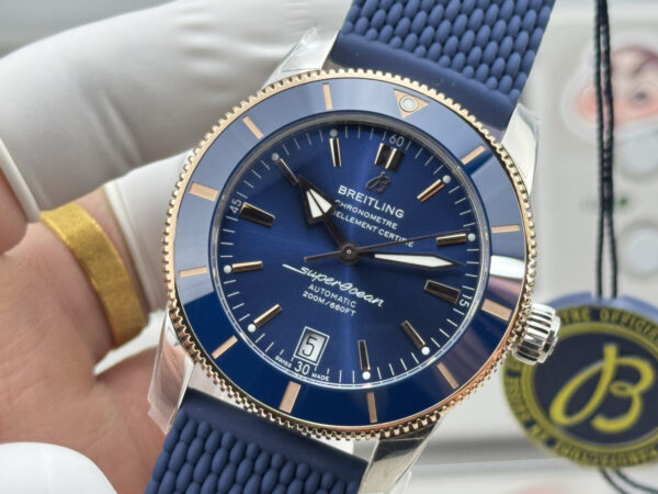 2(4) GF Breitling Superocean Heritage B20 Automatic 42 Blue Dial