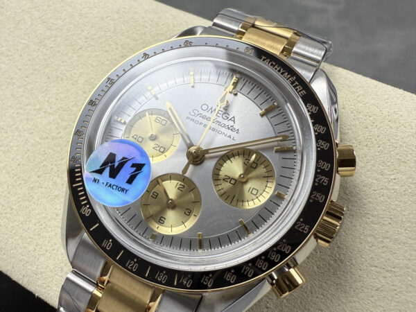 2(4) Omega Speedmaster Professional Moonwatch 310.20.42.50.02.001