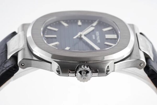 2(5) Patek Philippe Nautilus 5711 Dark Blue gradient Dial PPF