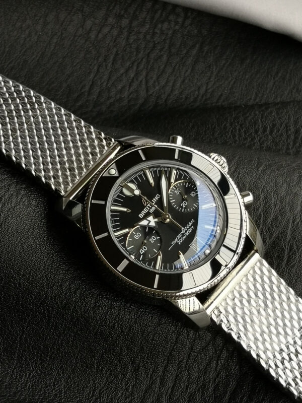 2(5) Breitling Superocean Heritage B01 Chronograph 42 Black Dial