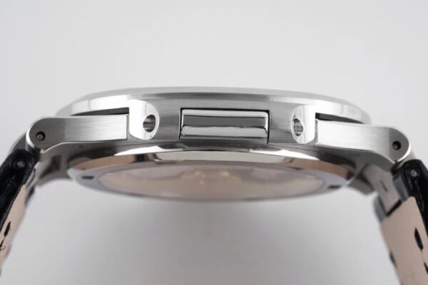 2(6) Patek Philippe Nautilus 5711 Dark Blue gradient Dial PPF