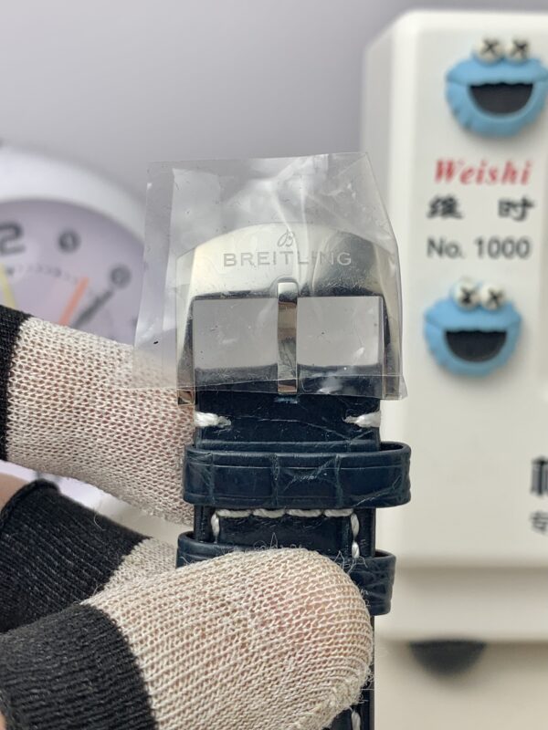 2(6) Breitling Navitimer Automatic 41 A17326211B1P1