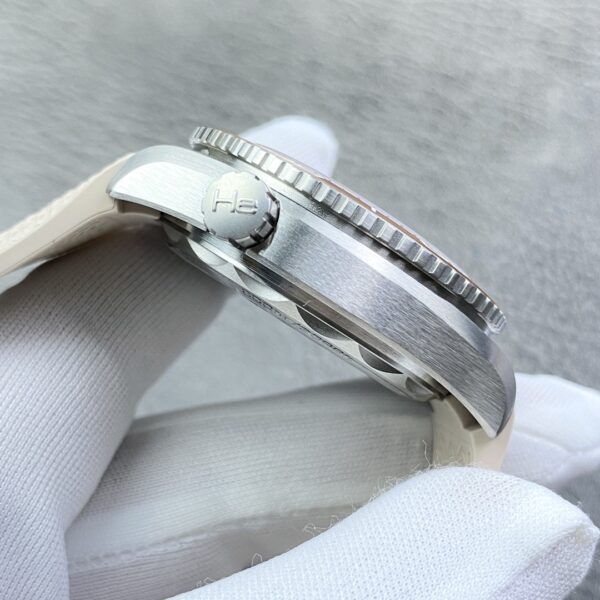 2(6) Omega Seamaster Planet Ocean 600M 43.5mm Collection VS Factory