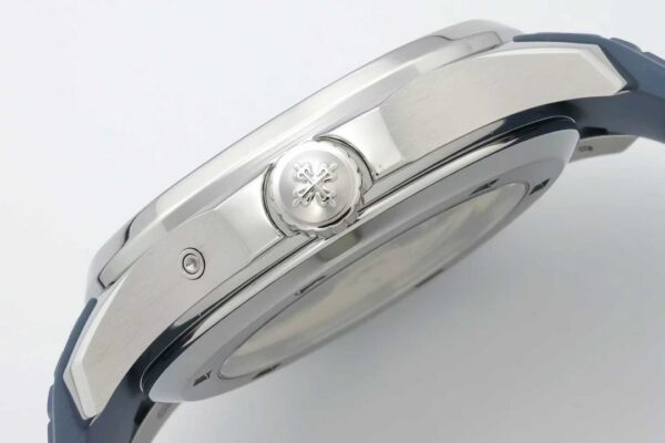 2(7) Patek Philippe Aquanaut 5164G-001 Travel Time ZF