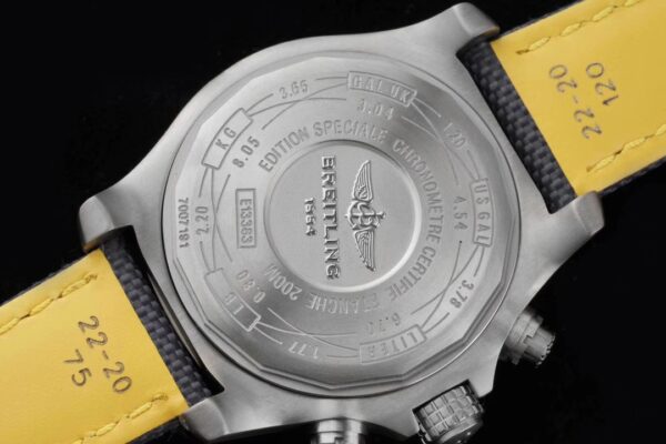 2(7) Breitling Avenger B01 Chronograph 45 AB01821A1B1X1 Black Dial