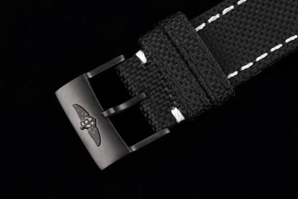 2(8) Breitling Avengers Chronograph 45 Night Mission A13317101B1X1