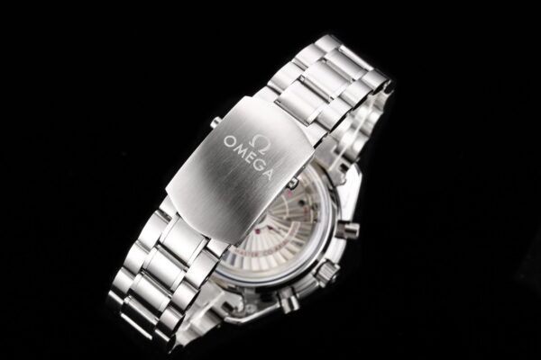 2(8) Omega Speedmaster Racing 329.30.44.51.01.001 Black Dial