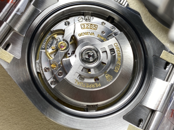 2b0844ef-c81d-4161-b6c7-ce5108bf20f2 ExplorerII 42mm M226570 ARF