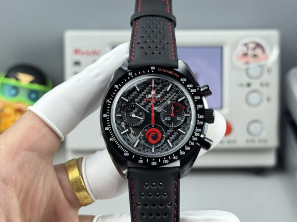 3 Omega Speedmaster 311.92.44.30.01.002 Alinghi Team