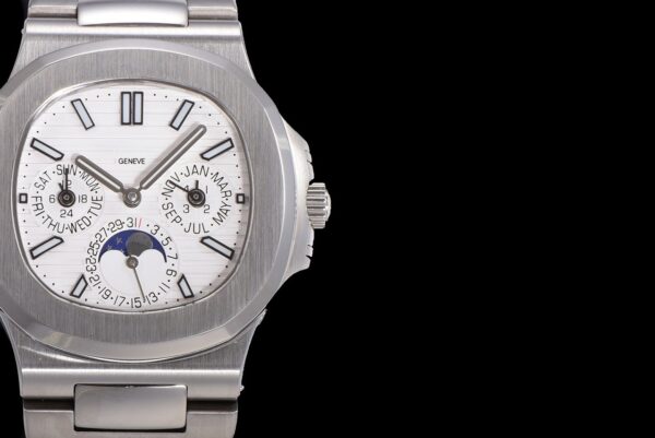 3(1) Patek Philippe Nautilus 5740/1G-001