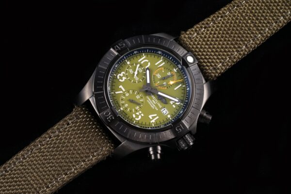 3(1) Breitling Avengers Chronograph 45 Night Mission A13317101C1X2